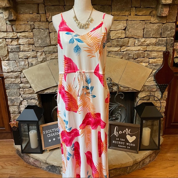NWT Live Cloth Floral Print Maxi Dress Medium - Picture 4 of 13